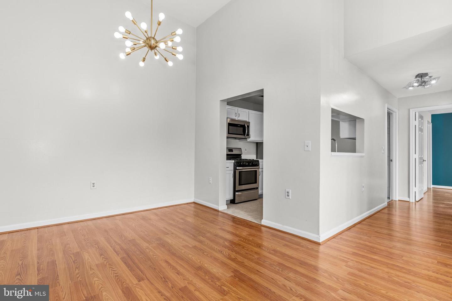 6640 Lake Park Dr #3b Property Photo 7
