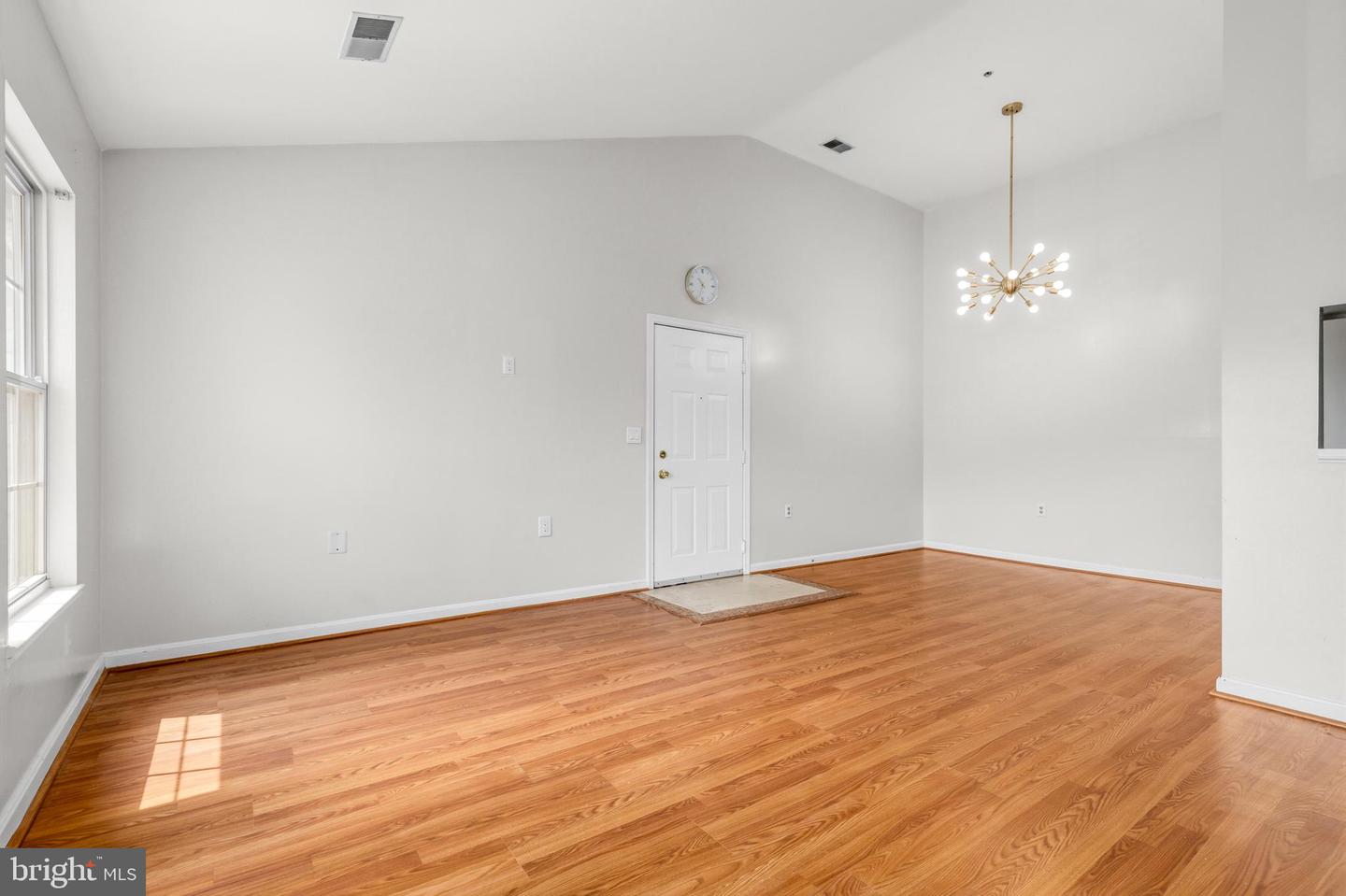 6640 Lake Park Dr #3b Property Photo 12