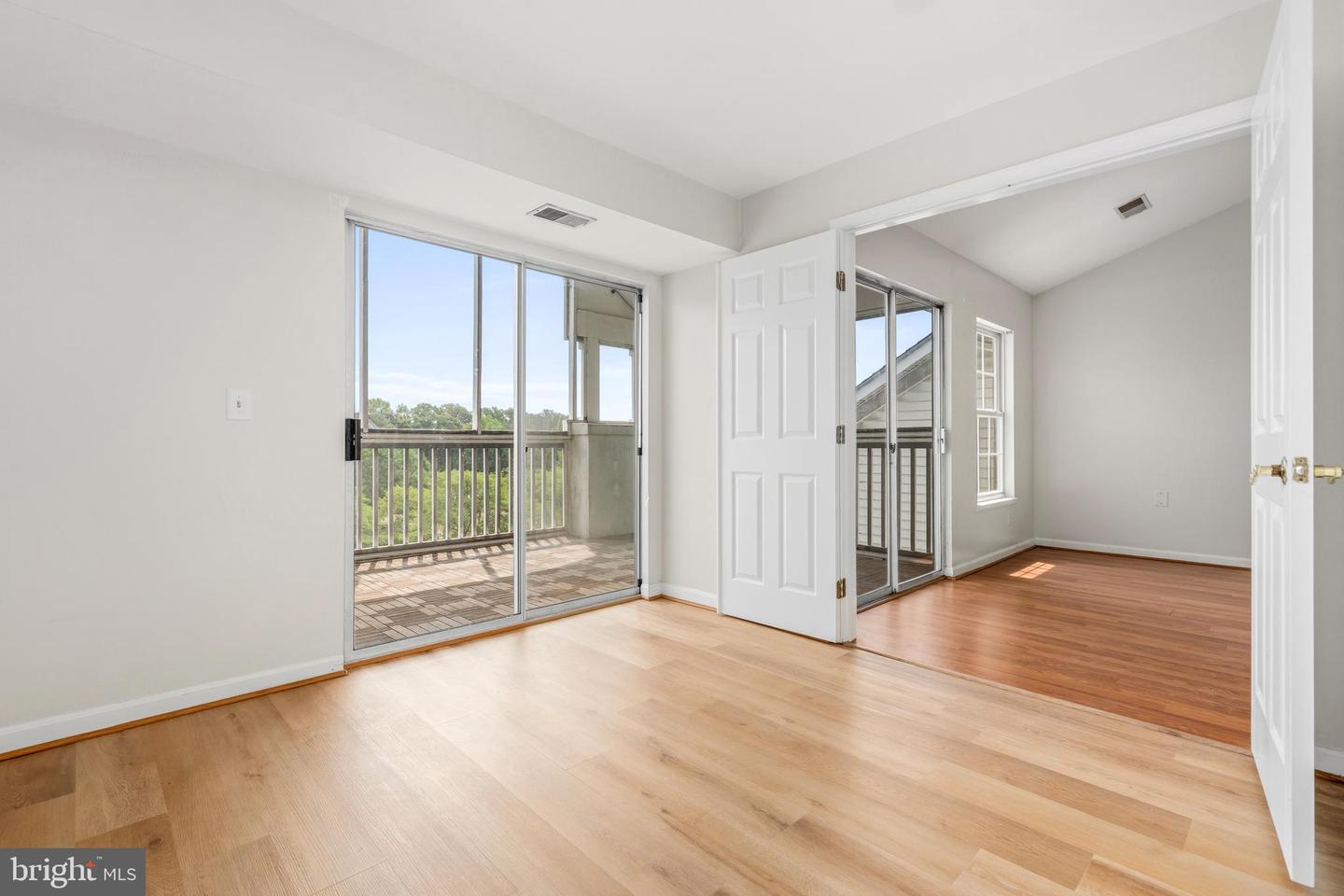 6640 Lake Park Dr #3b Property Photo 15