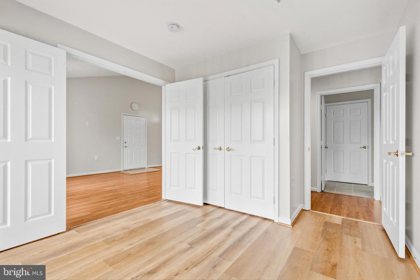 6640 Lake Park Dr #3b Property Photo 16
