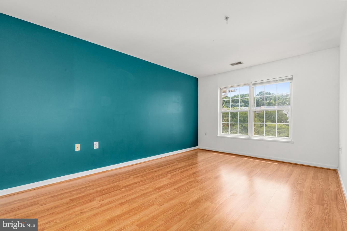 6640 Lake Park Dr #3b Property Photo 22