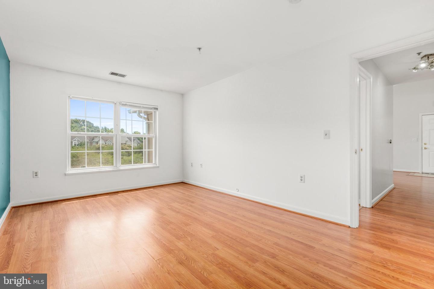 6640 Lake Park Dr #3b Property Photo 23