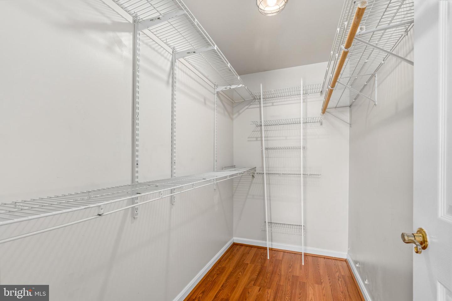 6640 Lake Park Dr #3b Property Photo 25