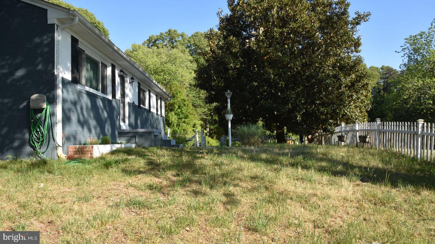 8610 Croom Rd Property Photo 3