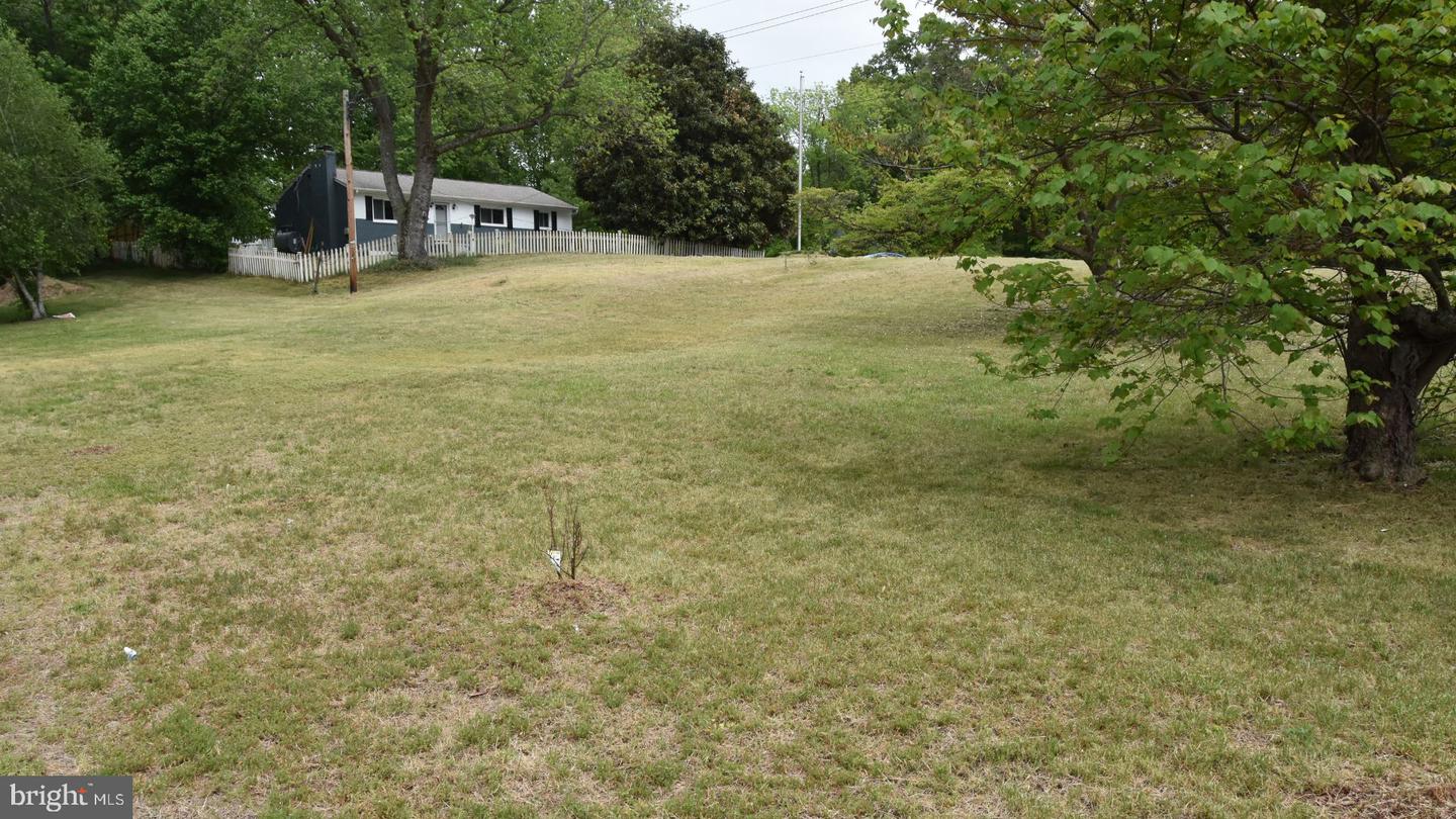 8610 Croom Rd Property Photo 8