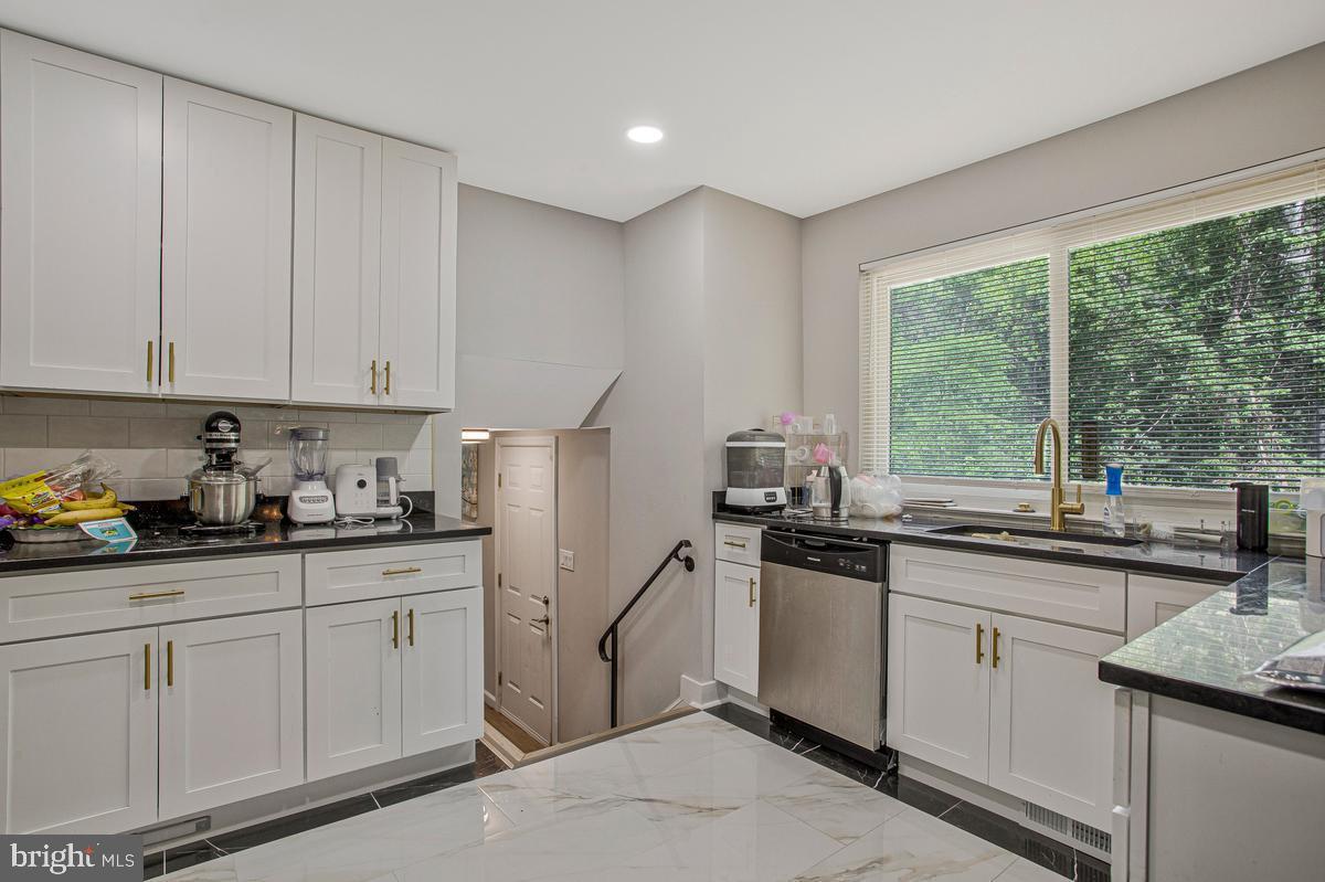 11306 Sherrington Ct Property Photo 7