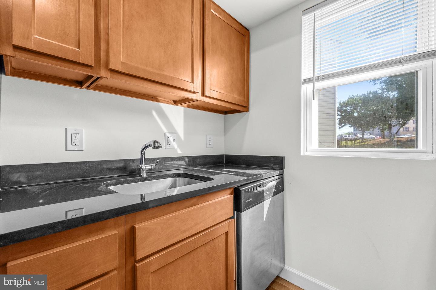 6944 Hawthorne St Property Photo 13