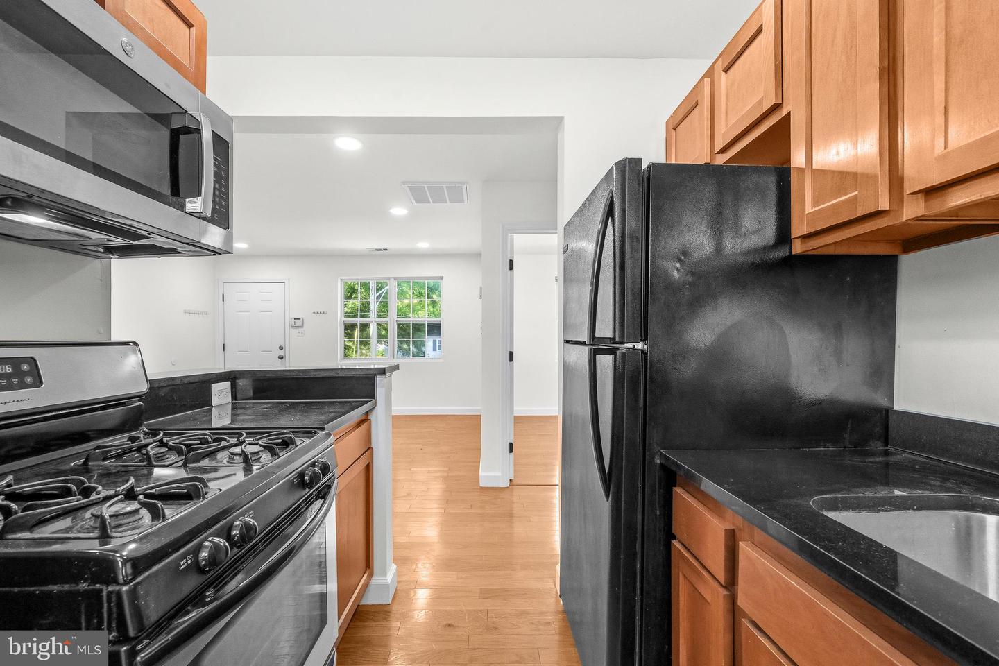 6944 Hawthorne St Property Photo 15
