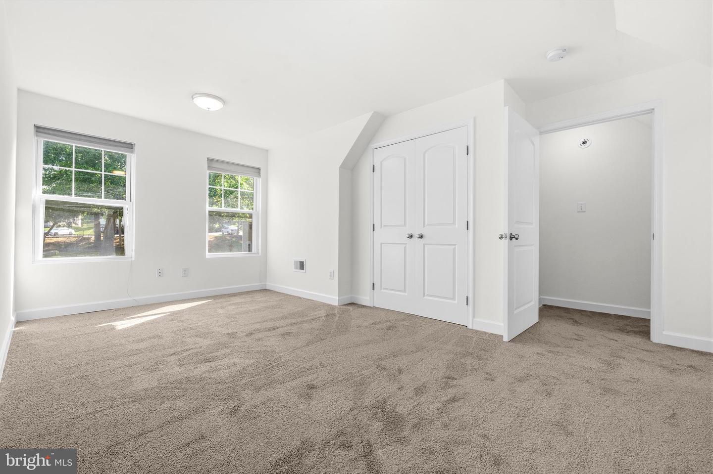 6944 Hawthorne St Property Photo 20