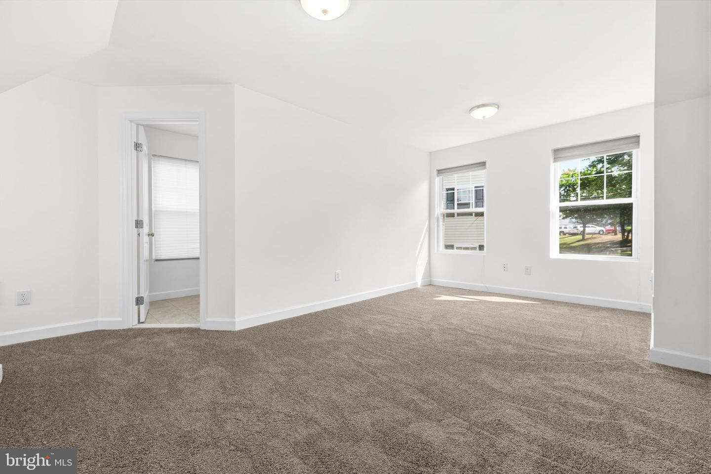 6944 Hawthorne St Property Photo 22