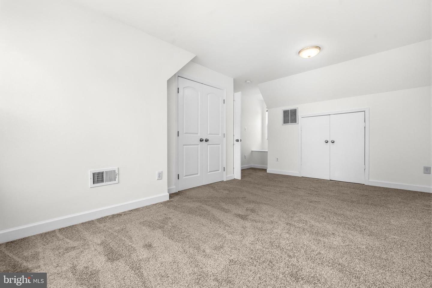 6944 Hawthorne St Property Photo 23