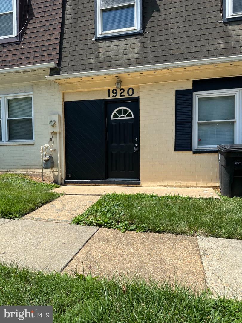 1920 Dutch Village Dr #t-226 Property Photo 15