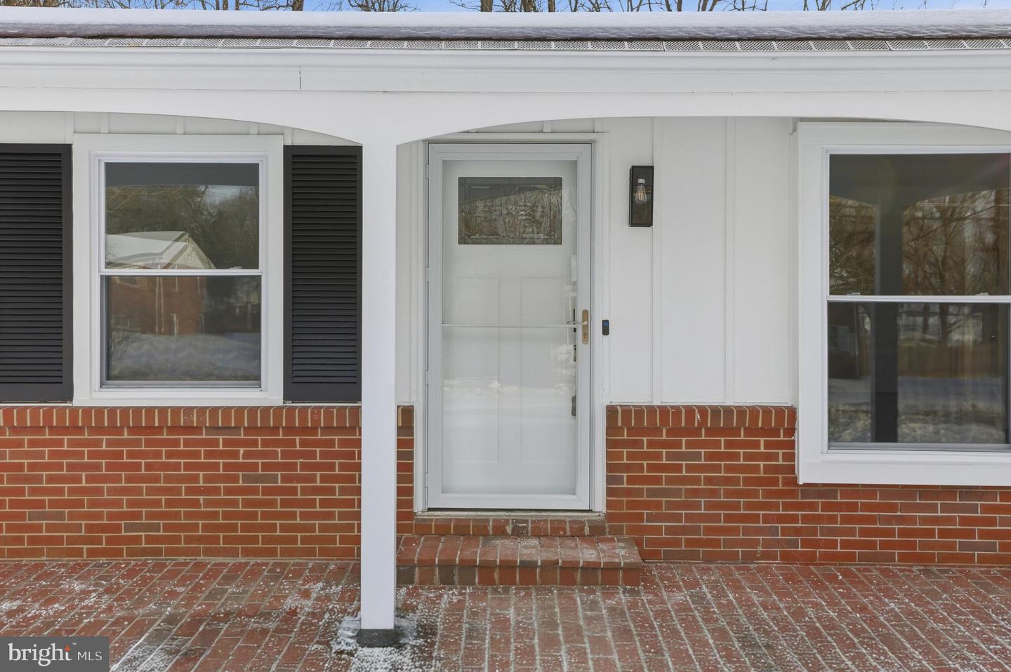 9535 Nottingham Dr Property Photo 5