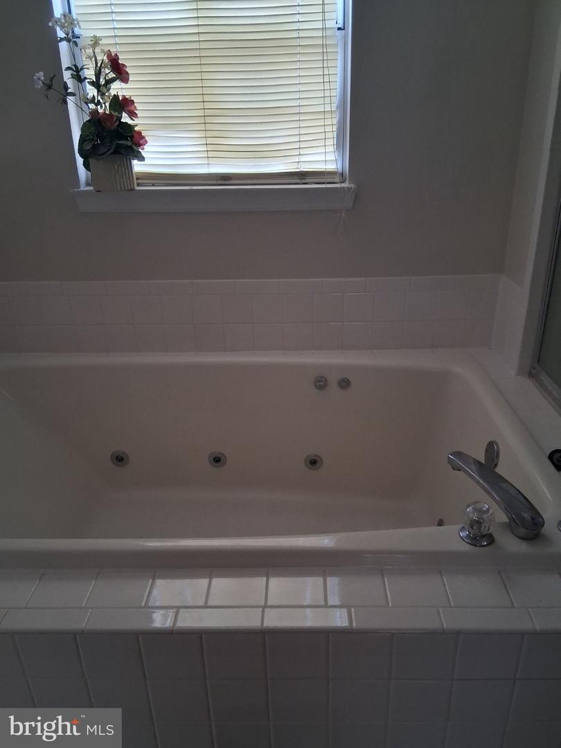 10709 Heatherleigh Dr Property Photo 13
