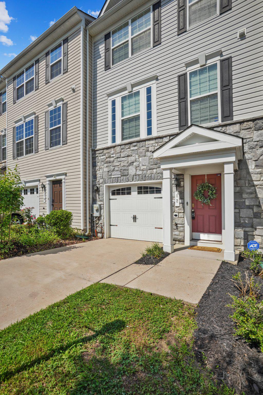 12 Arenas Ct Property Photo 2