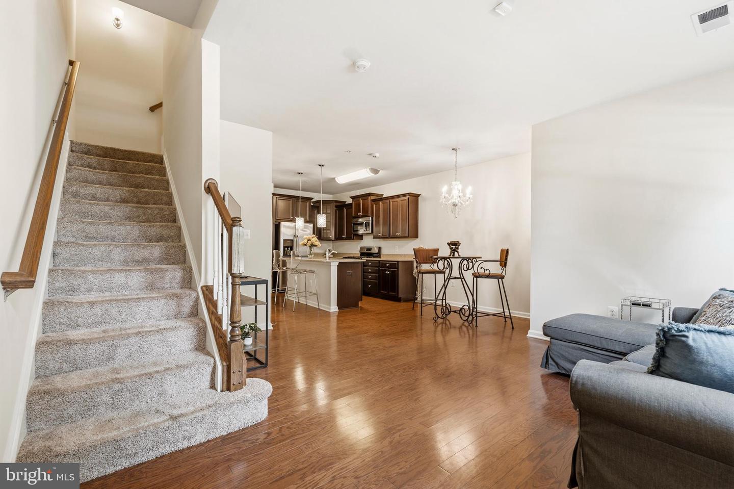 2643 Campus Way N Property Photo 5