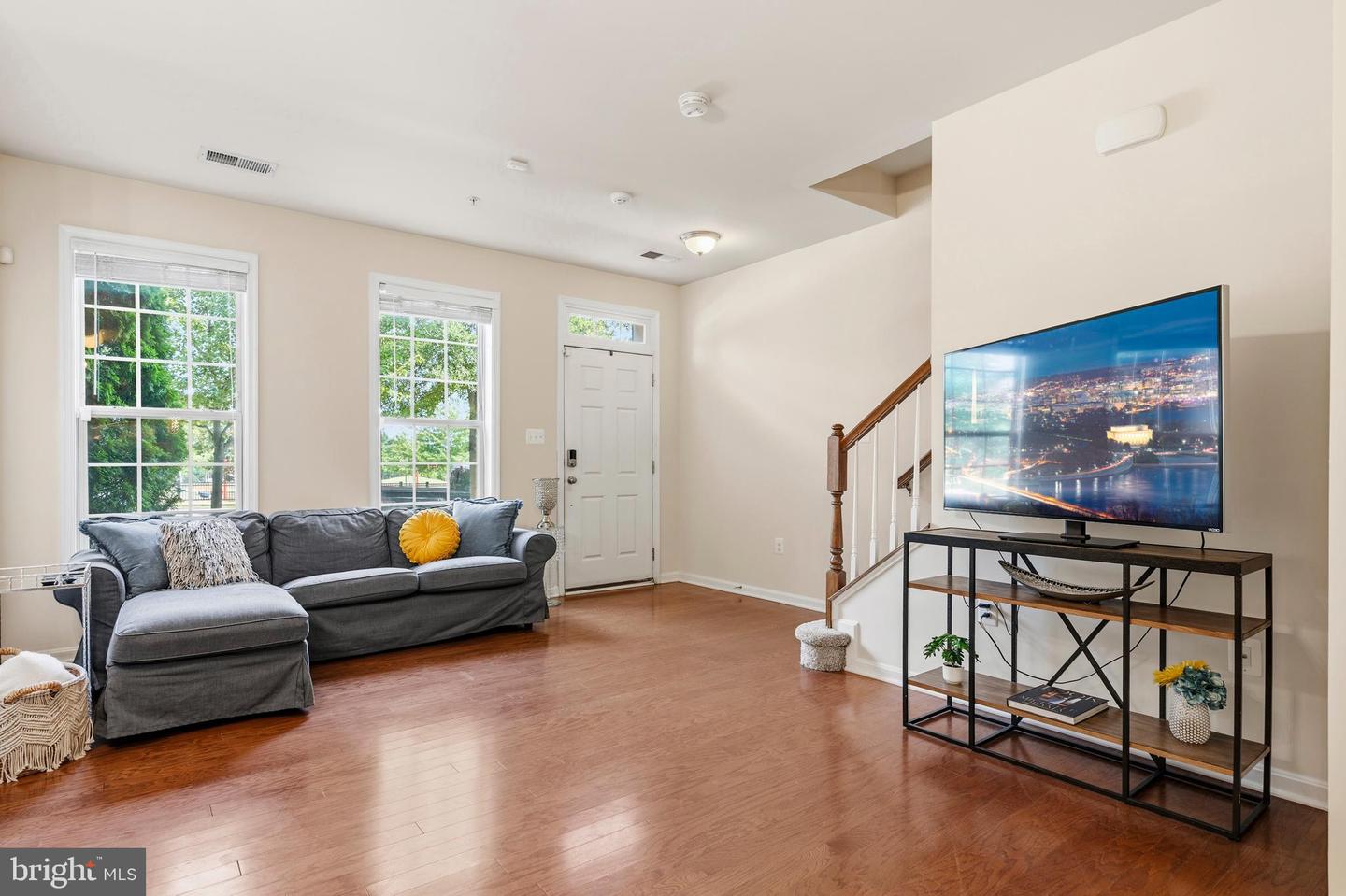 2643 Campus Way N Property Photo 6