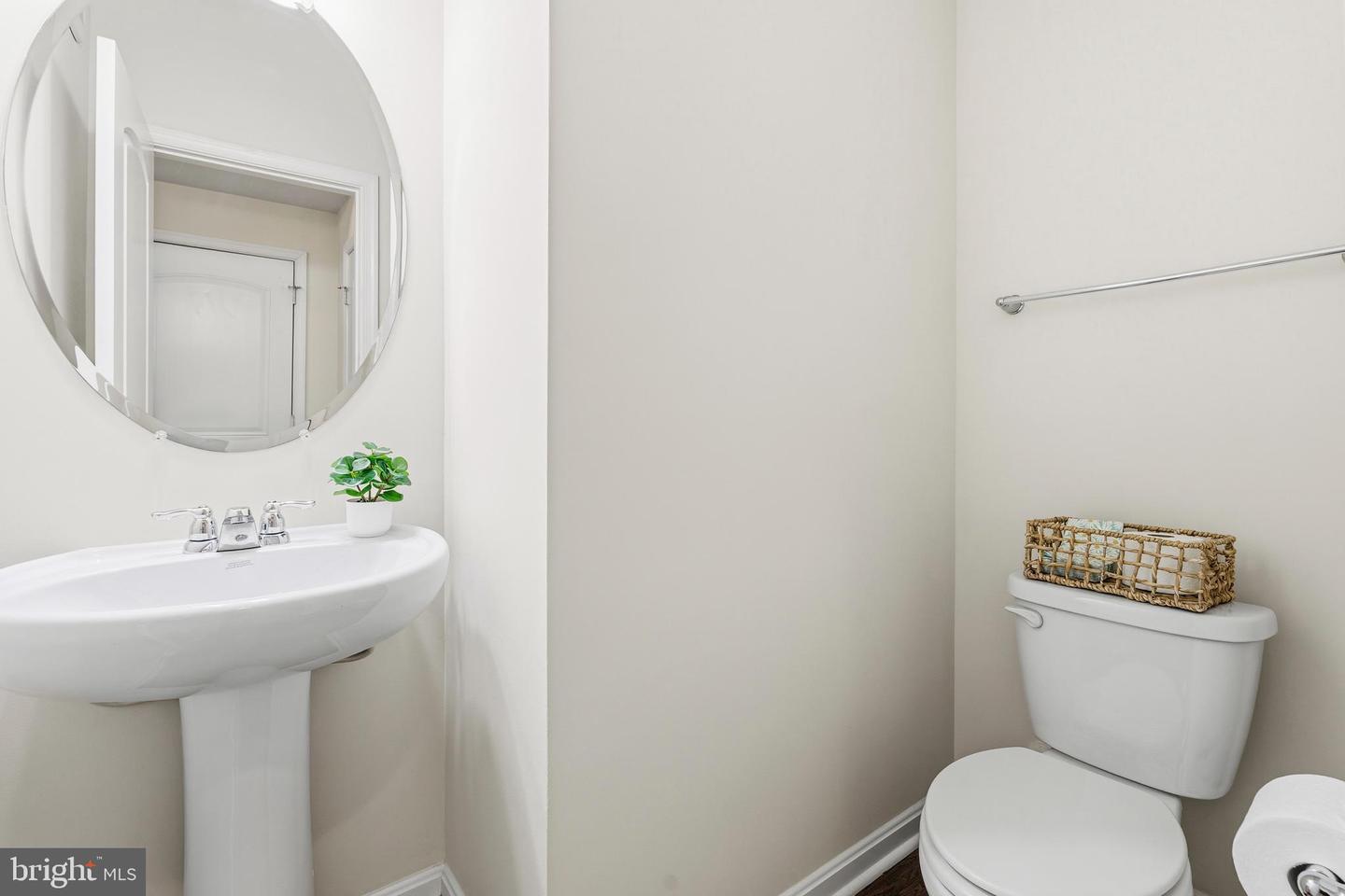 2643 Campus Way N Property Photo 14
