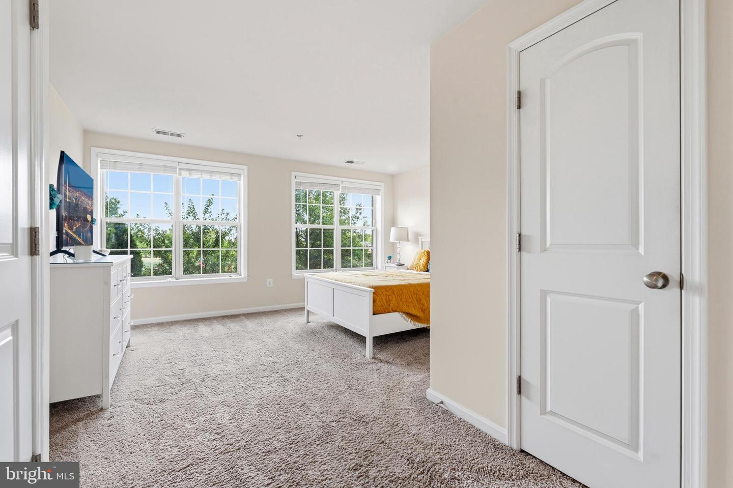 2643 Campus Way N Property Photo 15