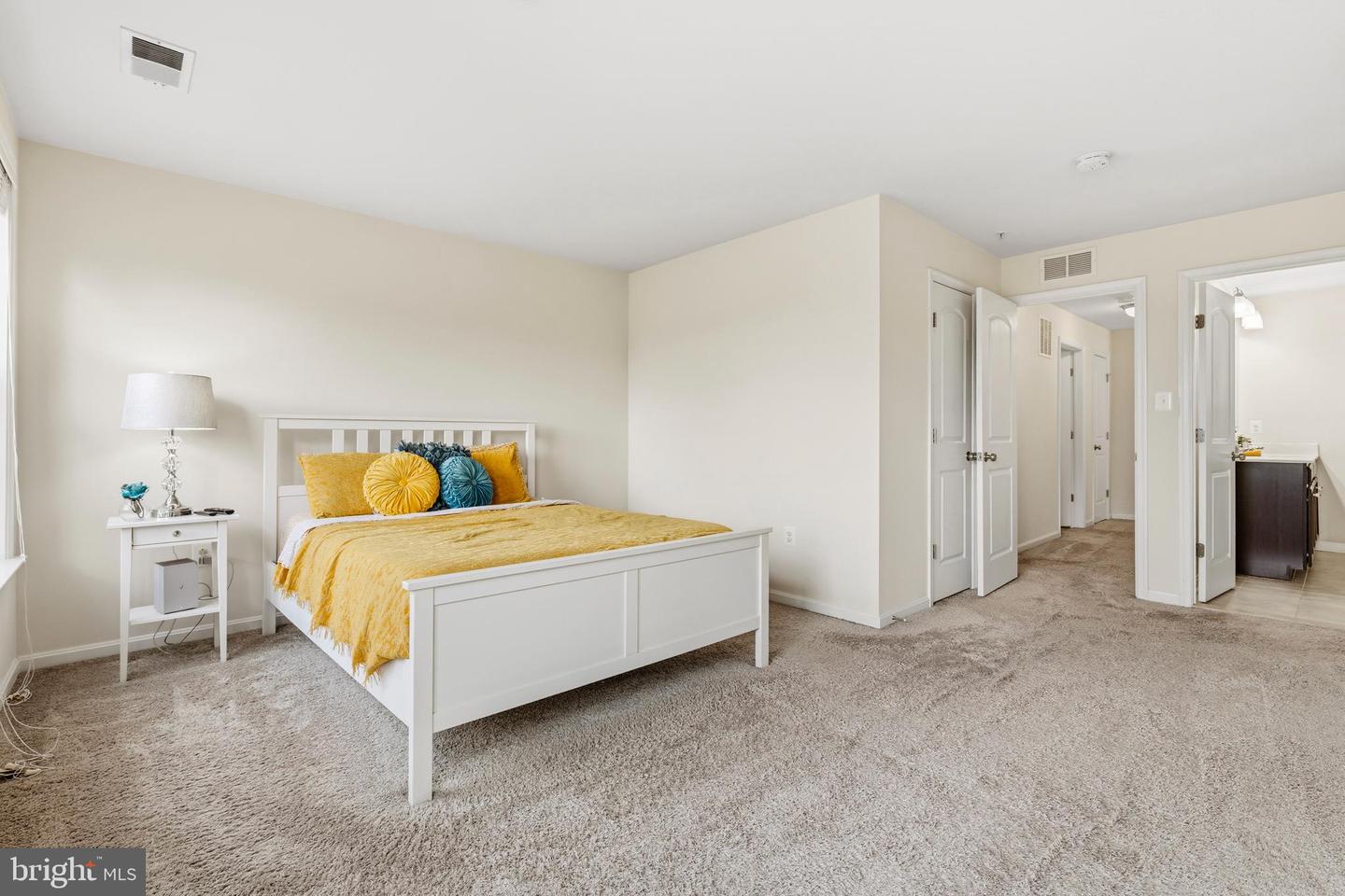 2643 Campus Way N Property Photo 17