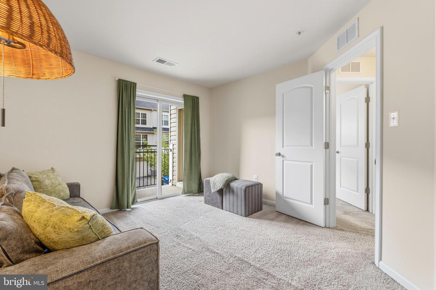 2643 Campus Way N Property Photo 25