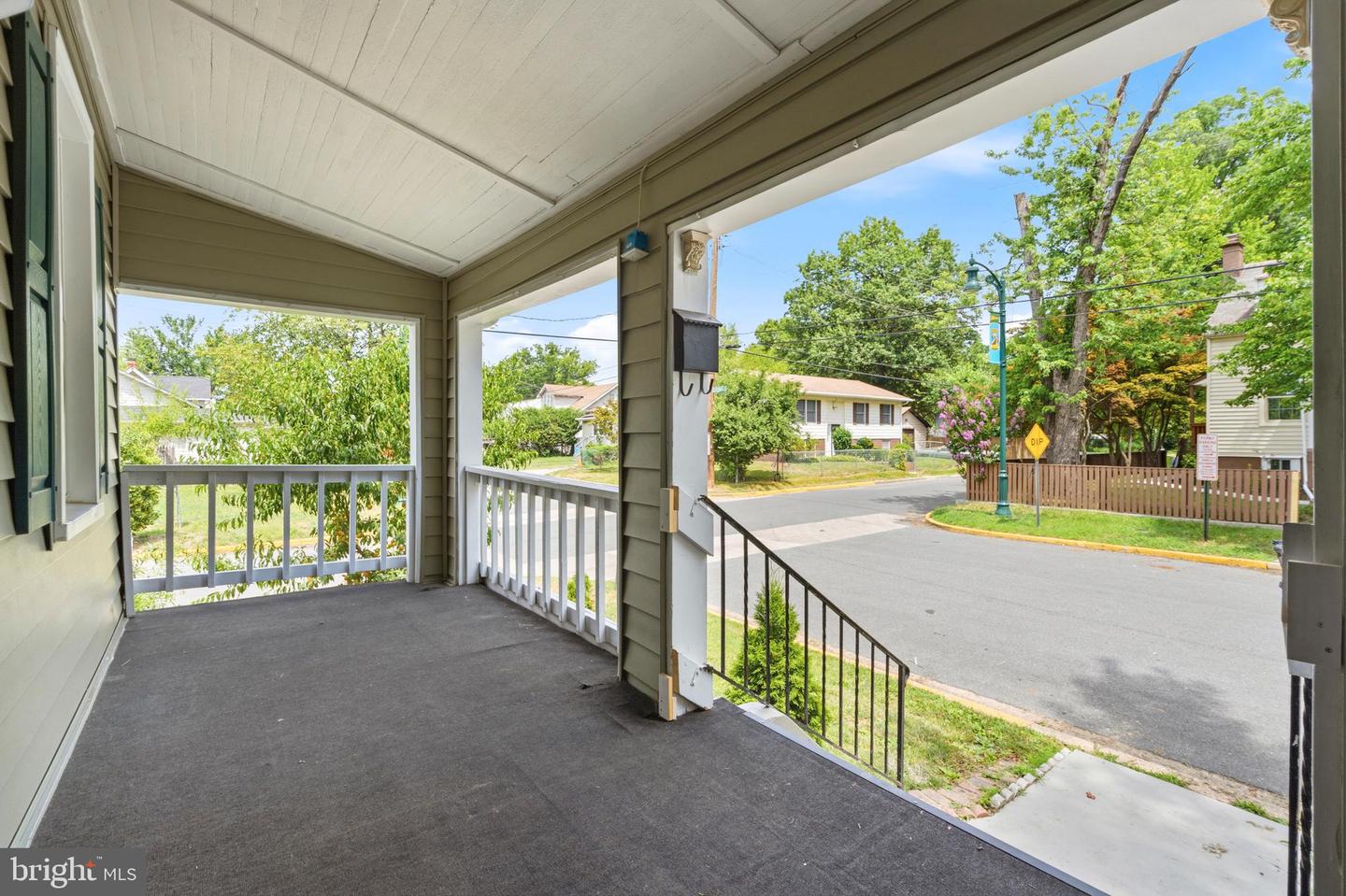 5113 Crittenden St Property Photo 5
