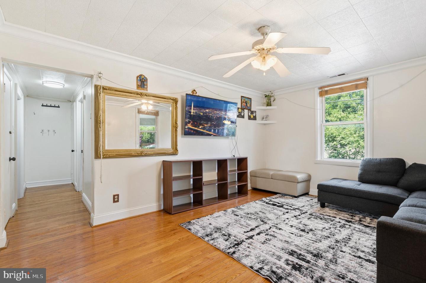 5113 Crittenden St Property Photo 7
