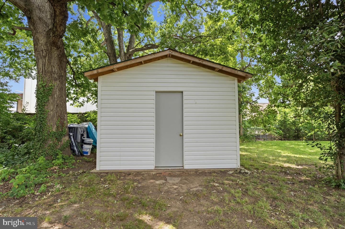 5113 Crittenden St Property Photo 25