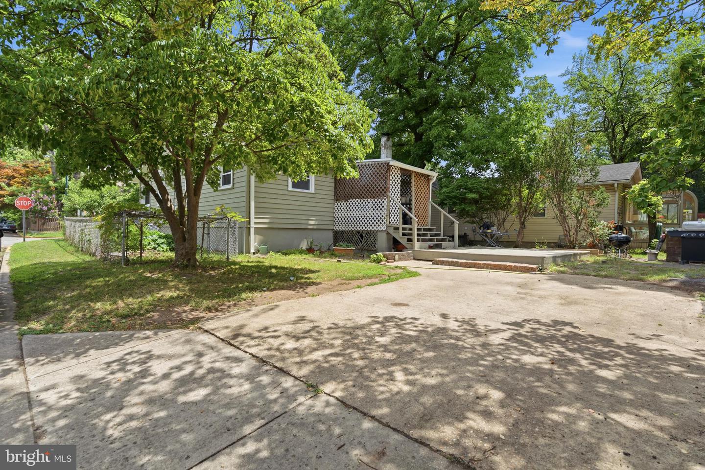 5113 Crittenden St Property Photo 26