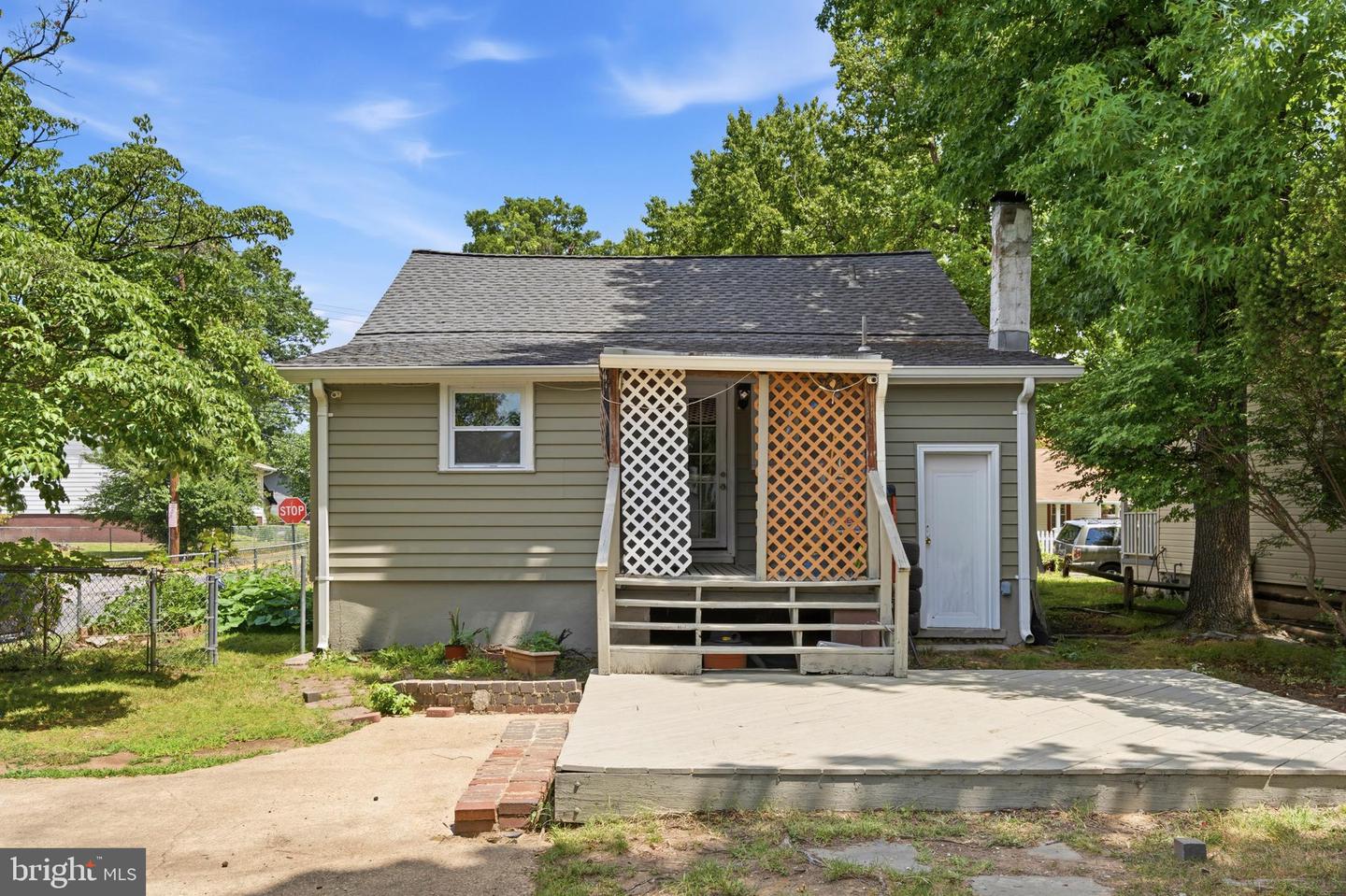 5113 Crittenden St Property Photo 27