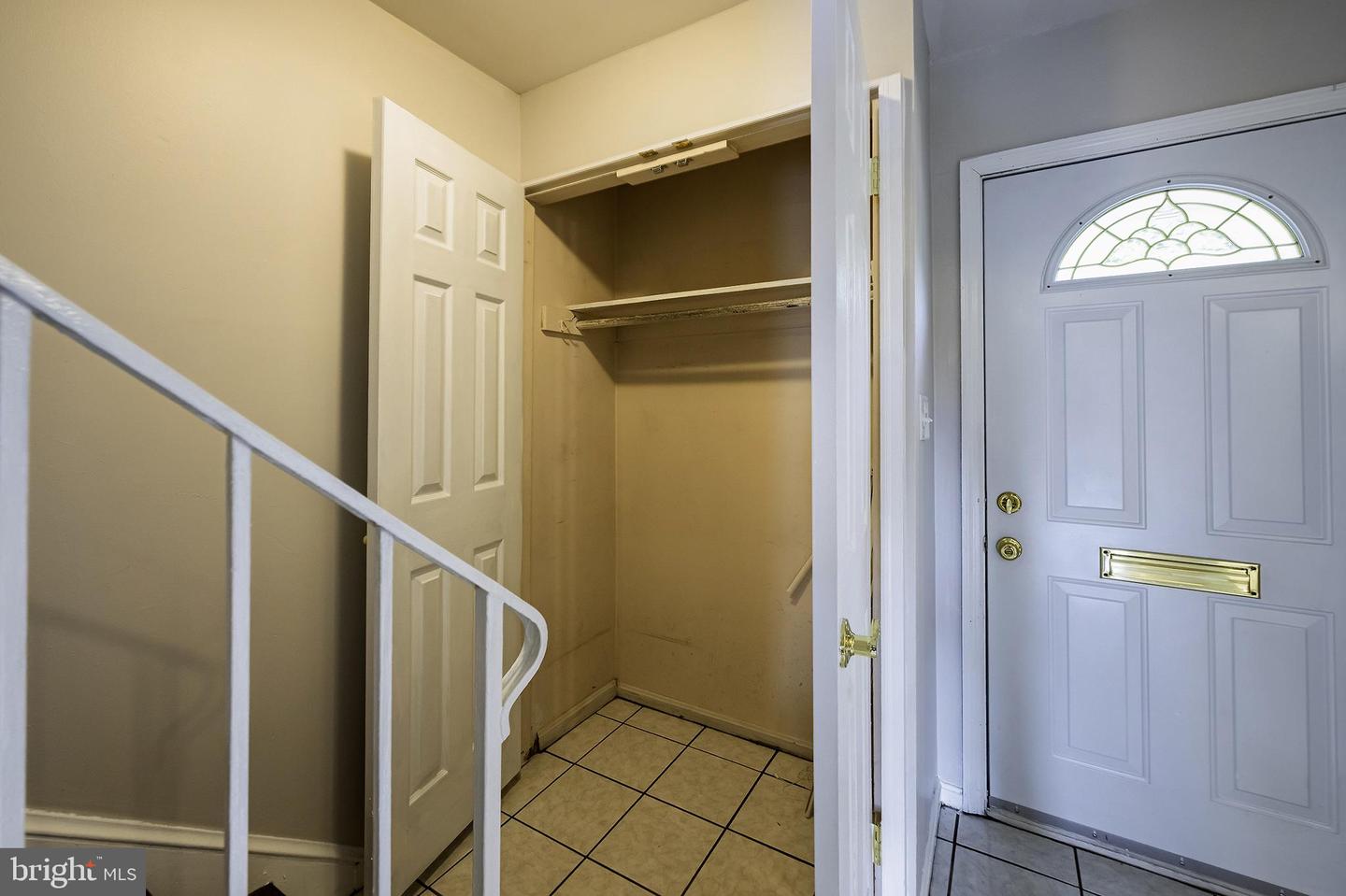 7950 Lakecrest Dr Property Photo 7