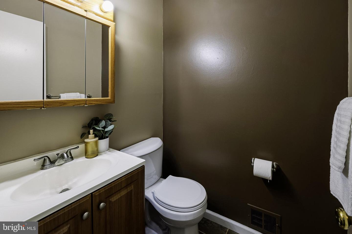 7950 Lakecrest Dr Property Photo 42