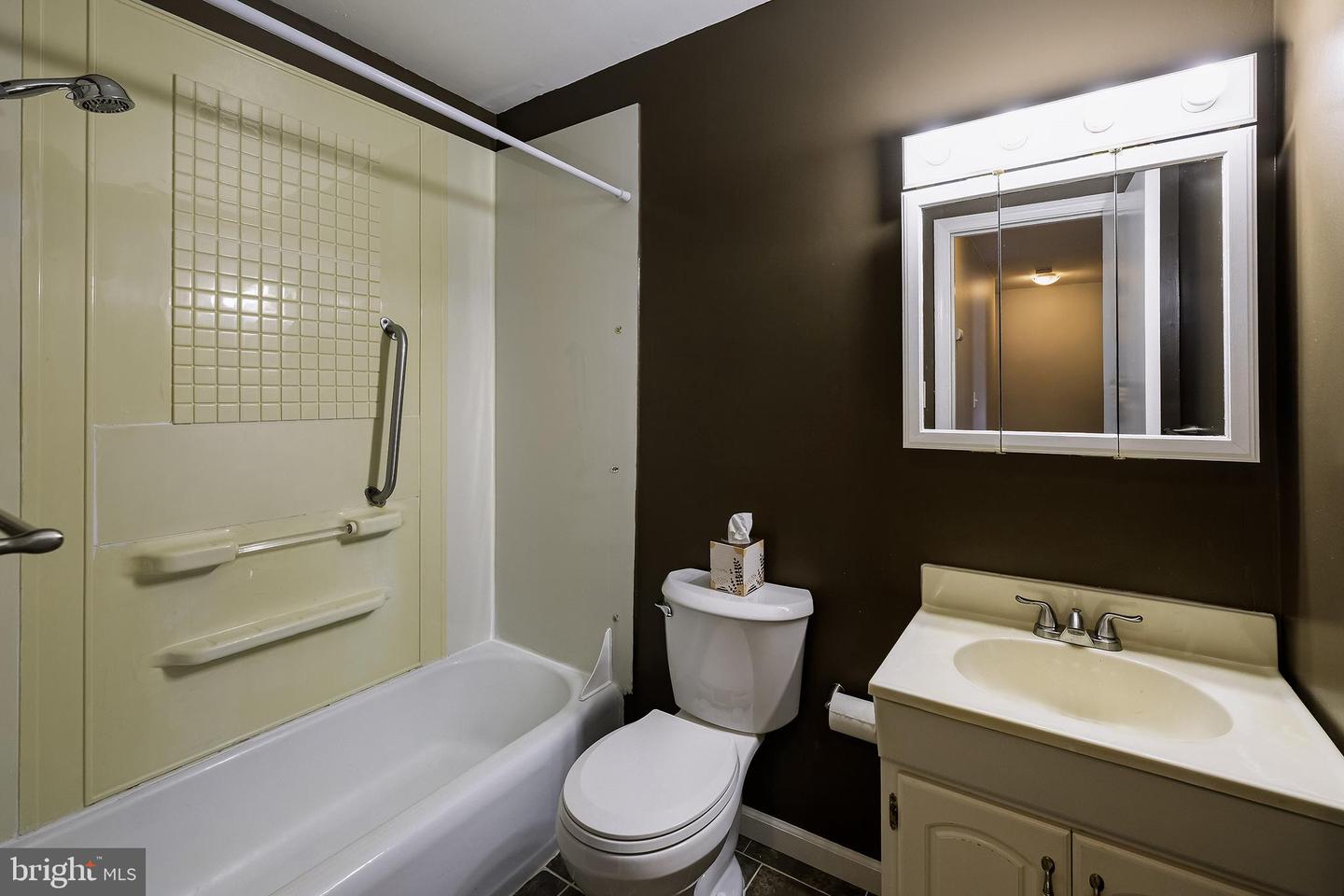7950 Lakecrest Dr Property Photo 50