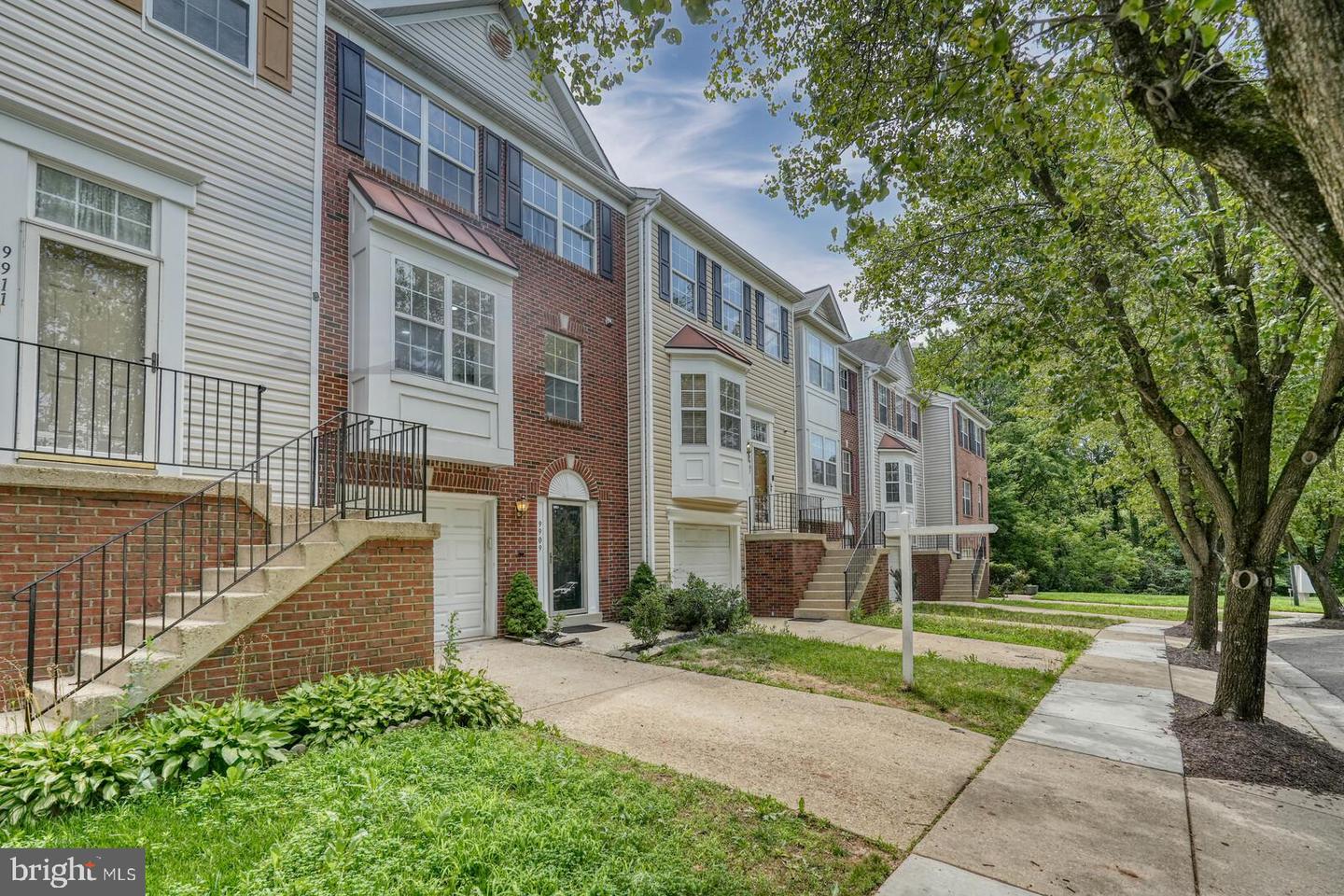 9909 Royal Commerce Pl Property Photo 3