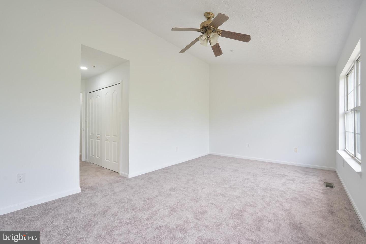 9909 Royal Commerce Pl Property Photo 15
