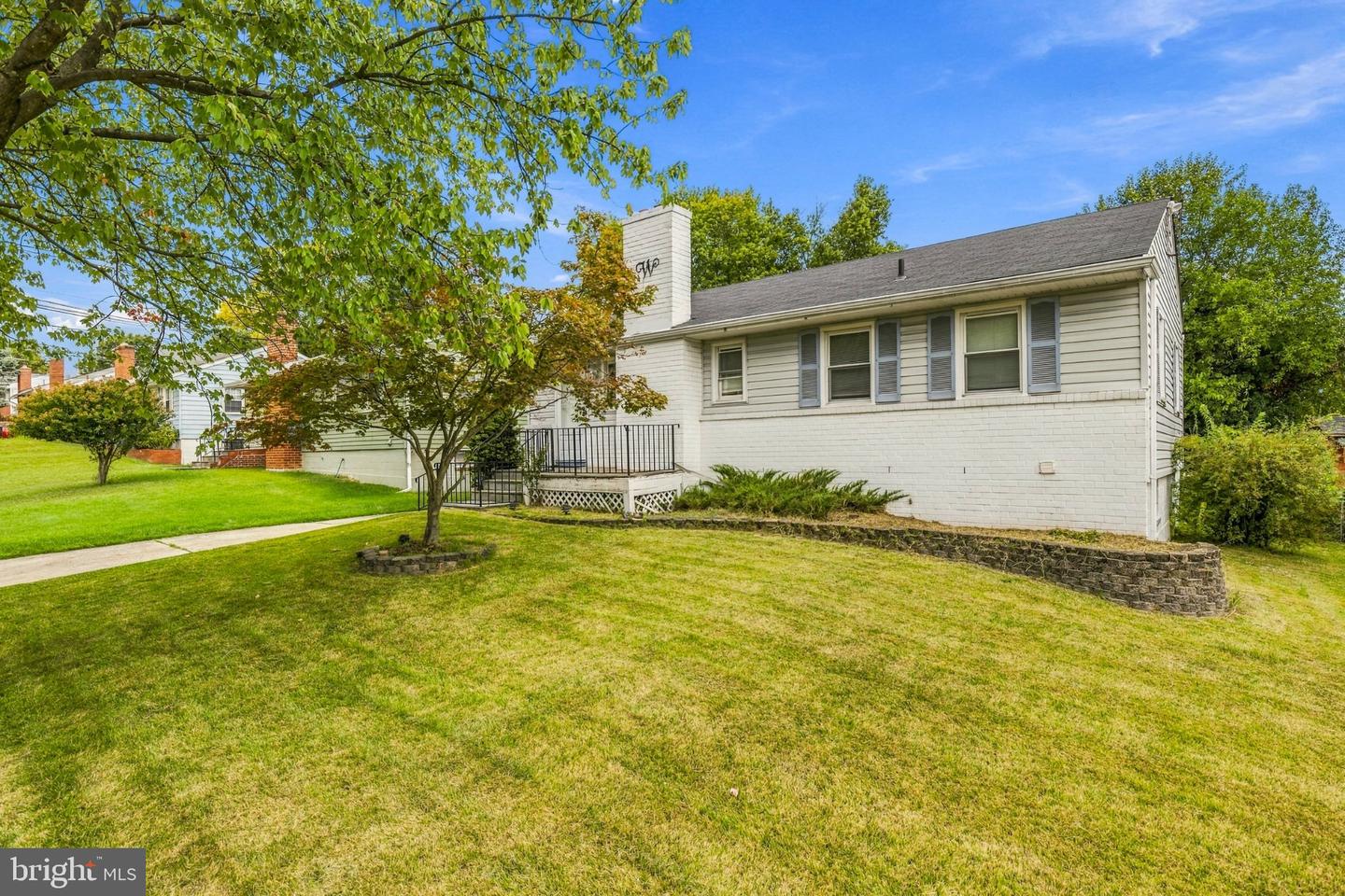 1412 Torrey Pl Property Photo 3