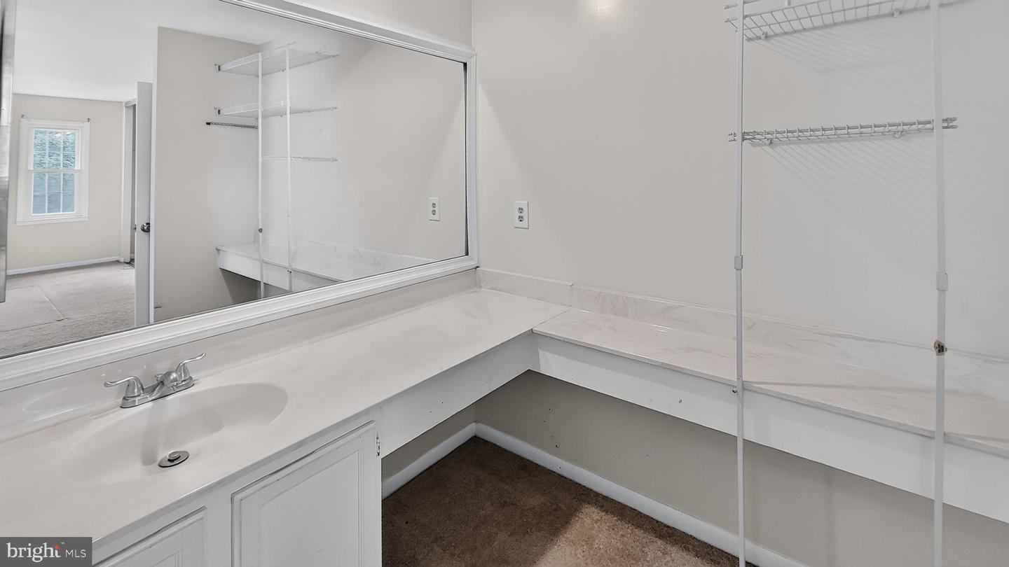 13100 N Point Ln Property Photo 15