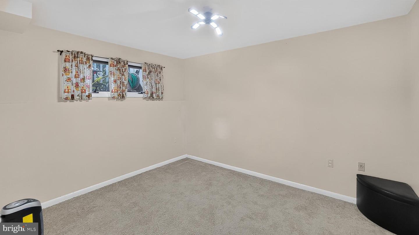 13100 N Point Ln Property Photo 22