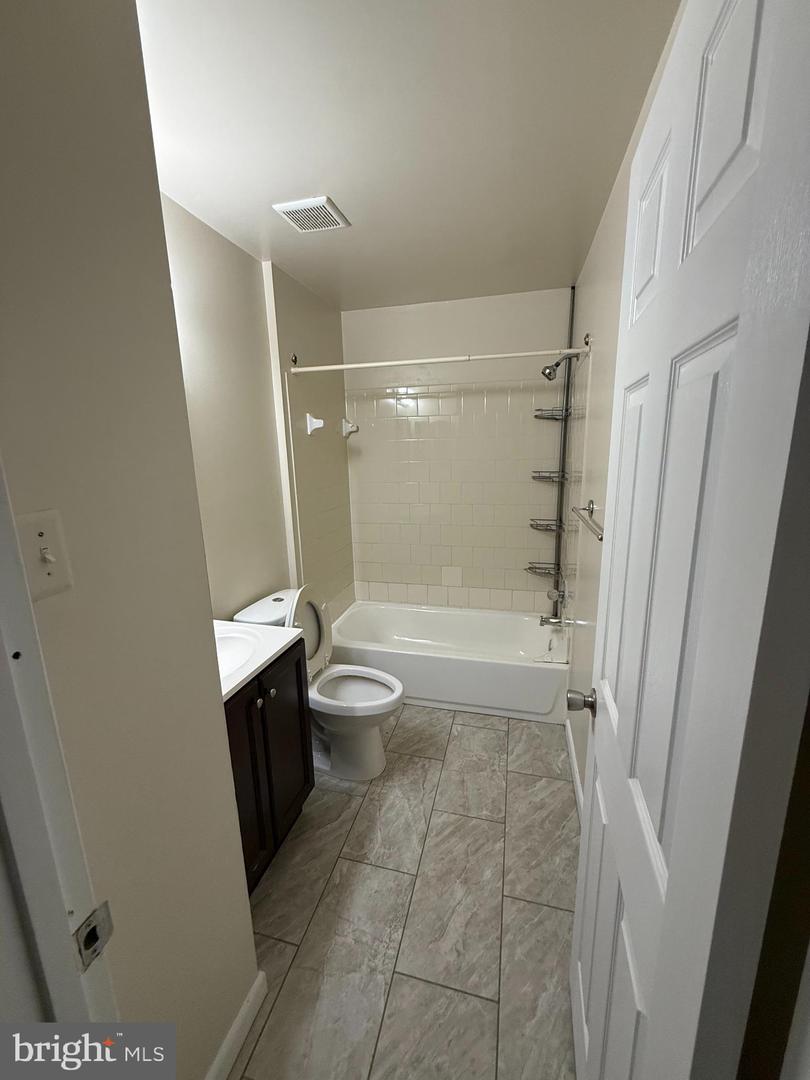4752 Colonel Ashton Pl #445 Property Photo 11