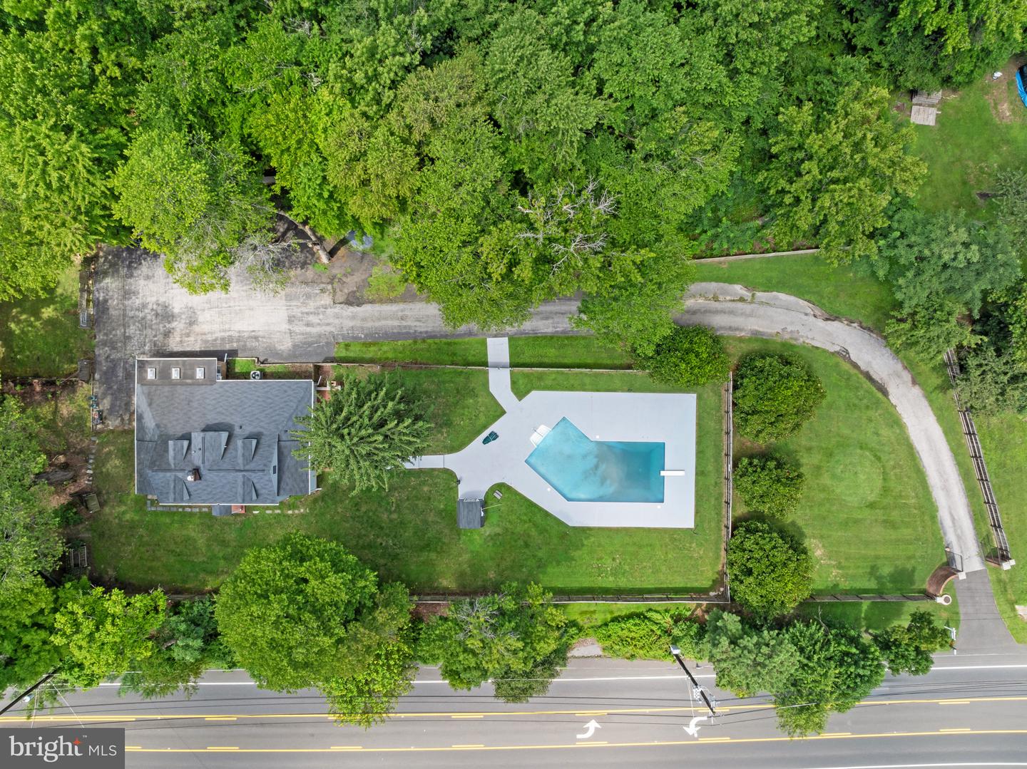 7301 Woodyard Rd Property Photo 1