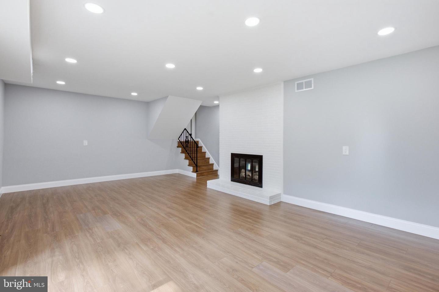 7901 Powhatan St Property Photo 16