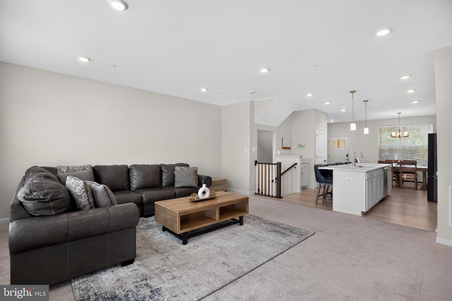 10406 Serenade Ln Property Photo 12