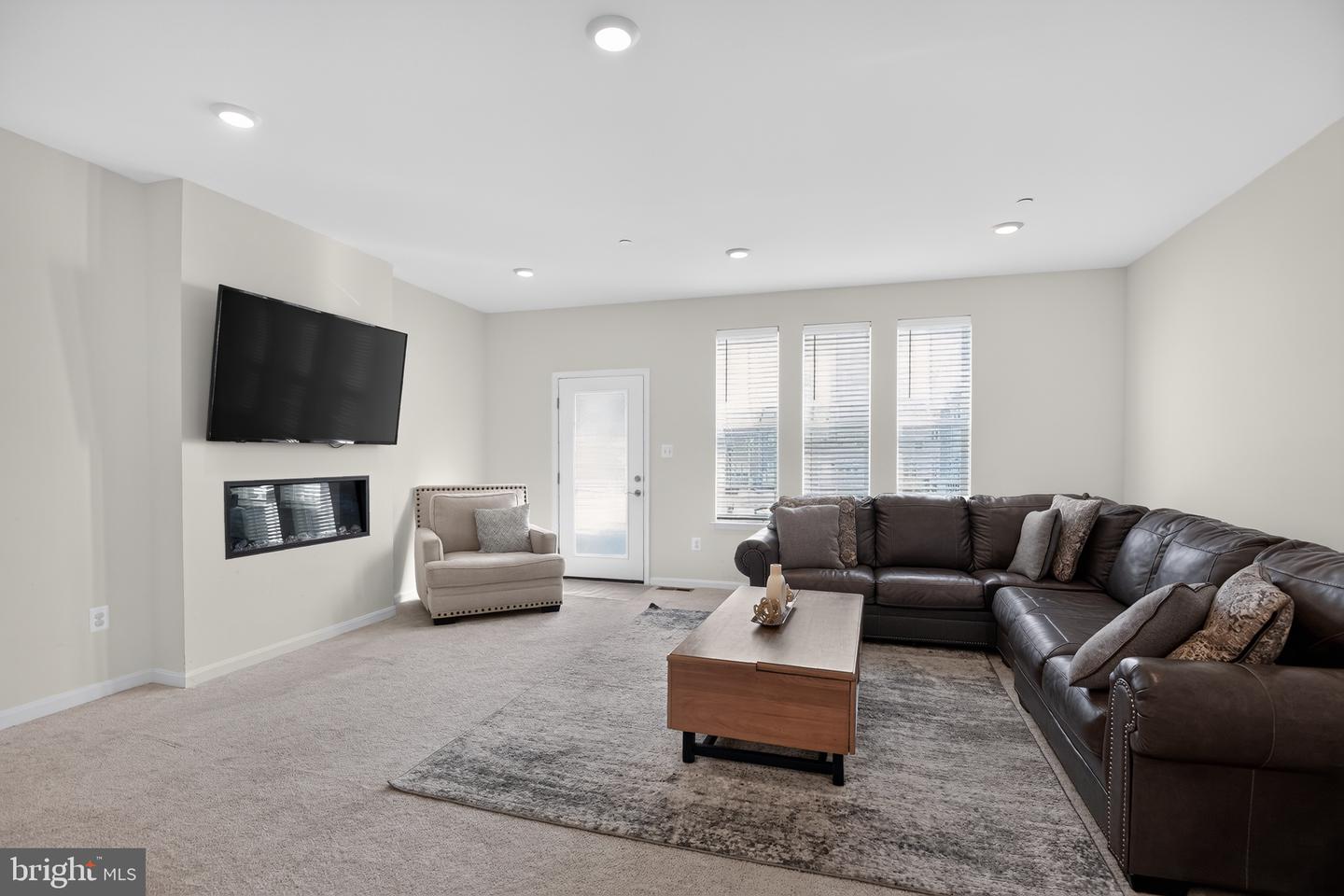 10406 Serenade Ln Property Photo 14