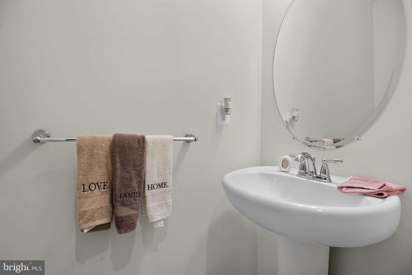 10406 Serenade Ln Property Photo 16