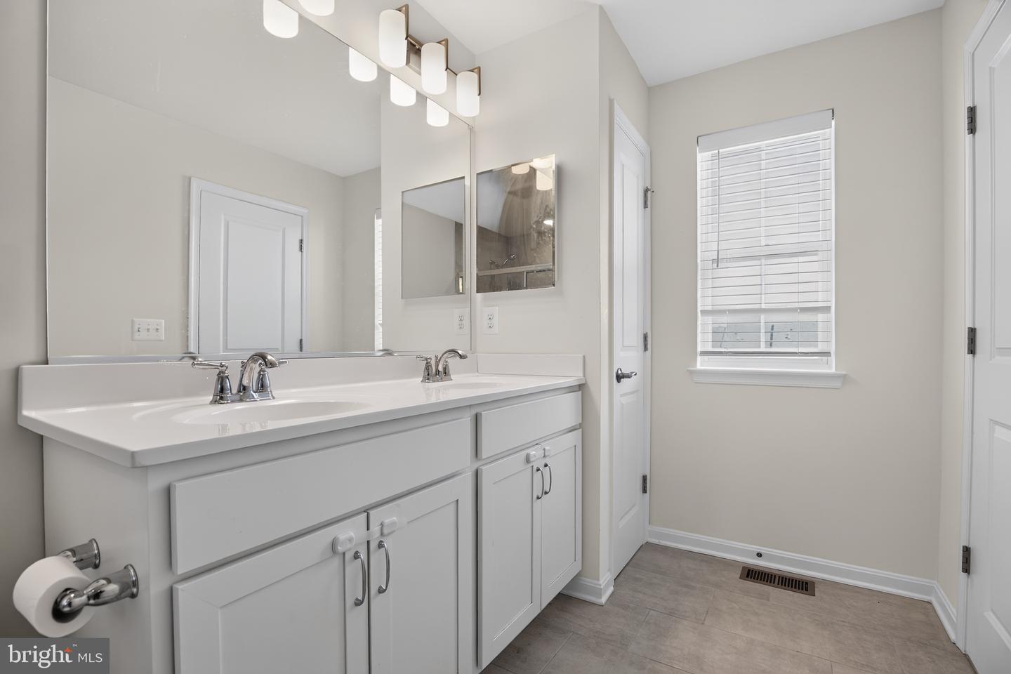 10406 Serenade Ln Property Photo 22