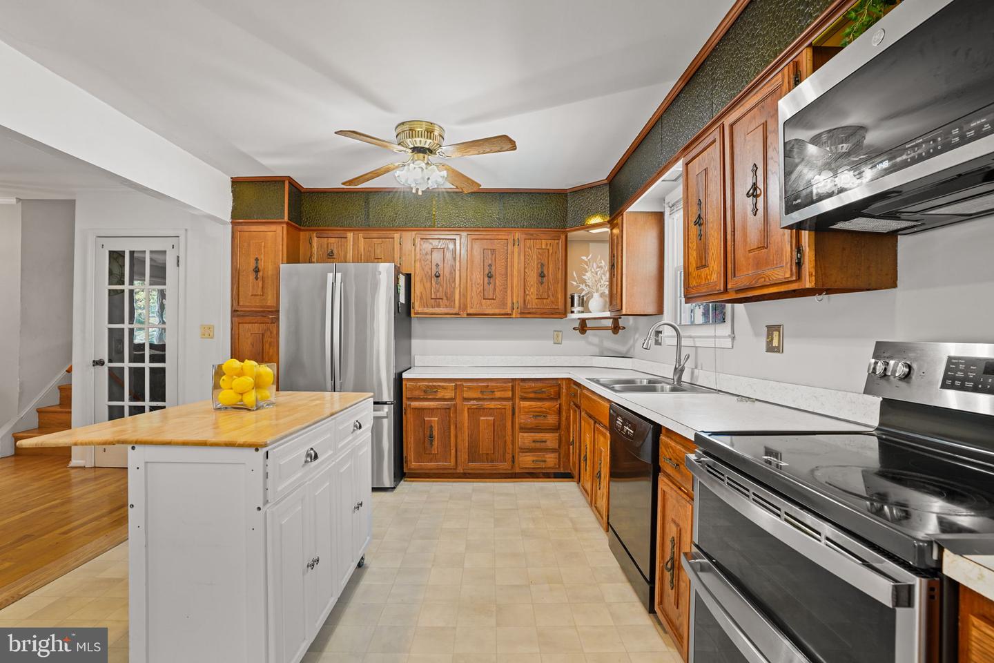 320 Pemberton St Property Photo 18