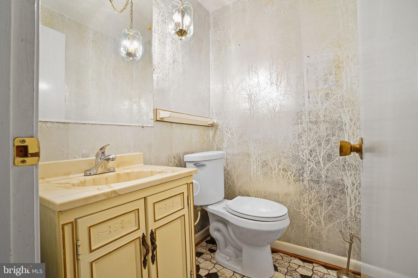 320 Pemberton St Property Photo 38