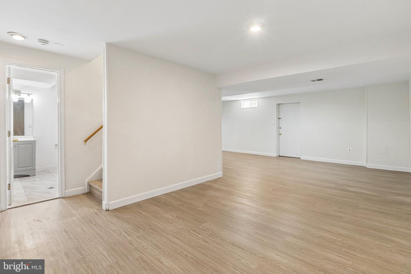 820 Chatsworth Dr Property Photo 13