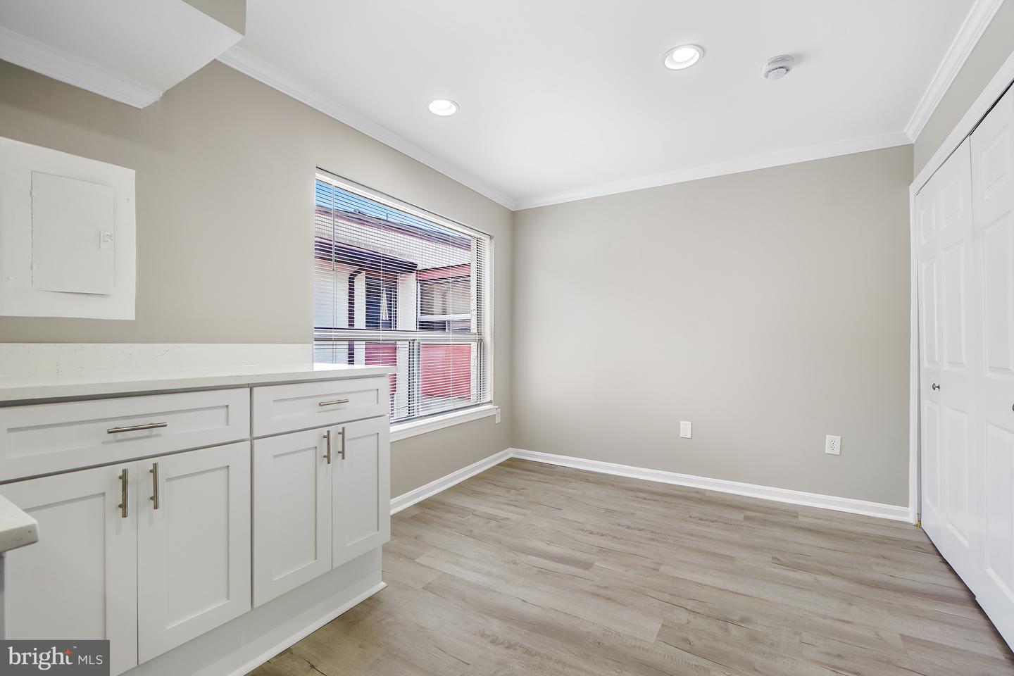 8015 Mandan Rd #304 Property Photo 12