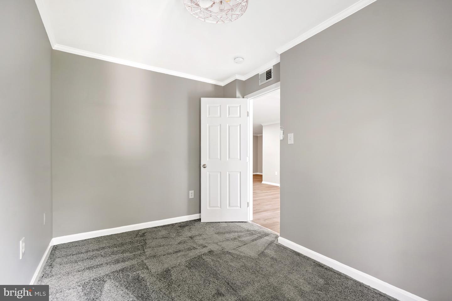 8015 Mandan Rd #304 Property Photo 16